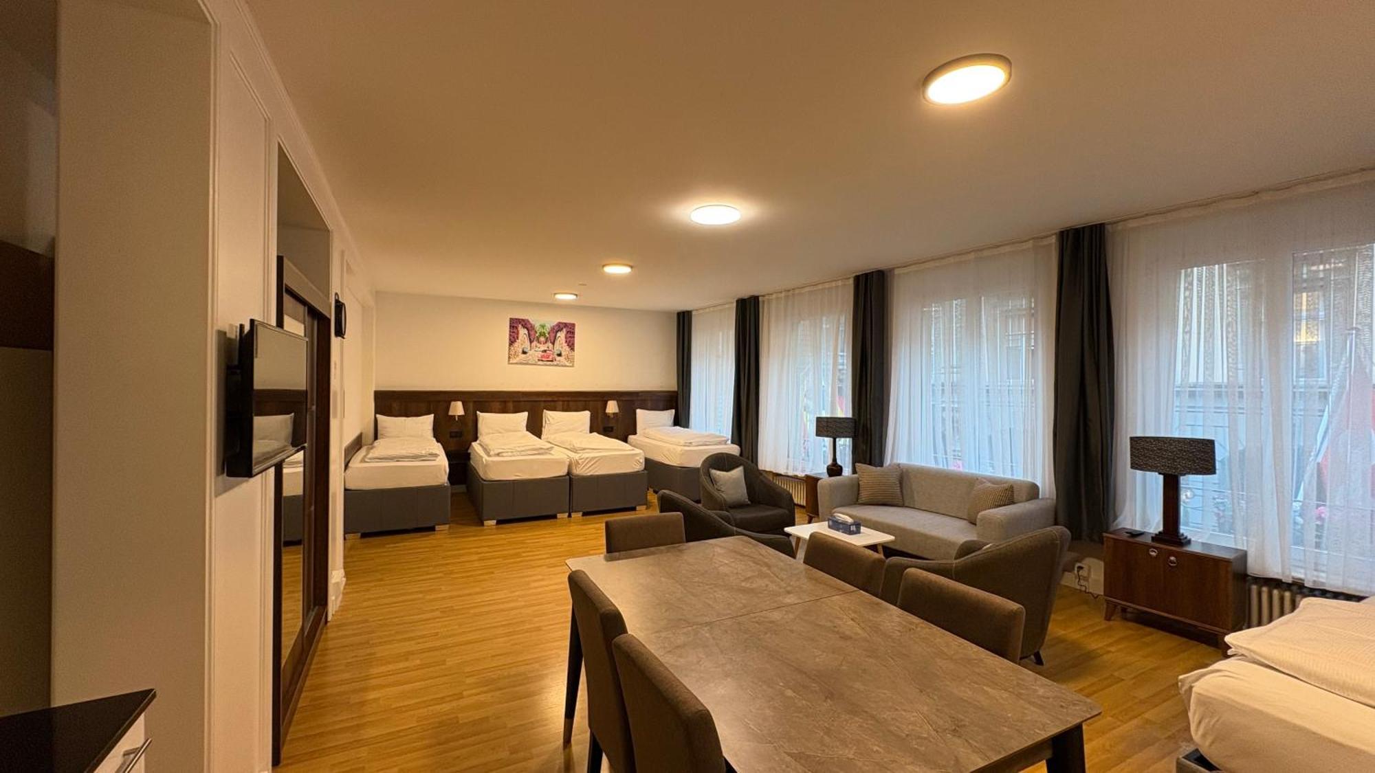 Akomo Bern Buitenkant foto